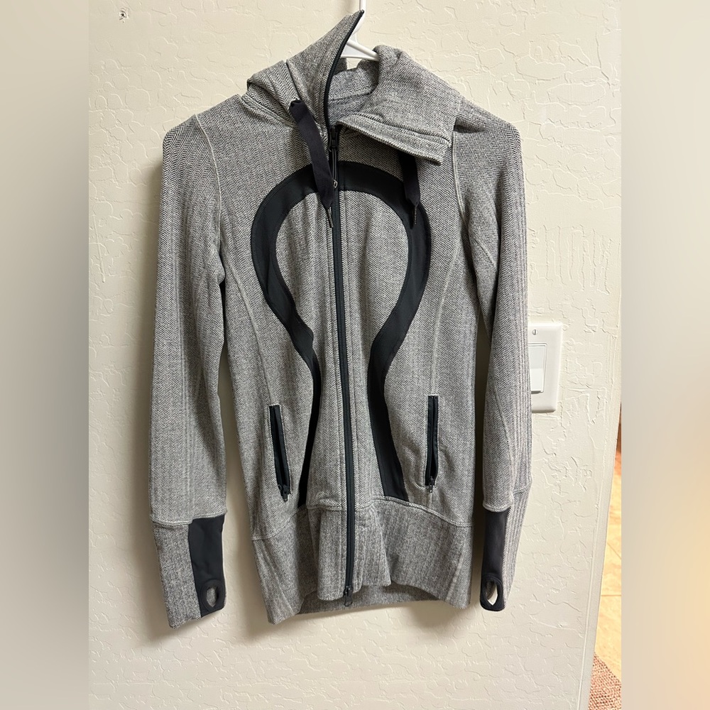 Lululemon luon jacket size 2